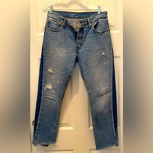 Women’s Levi 501 cropped Jeans with frayed hem. Size 29. Very good condition.